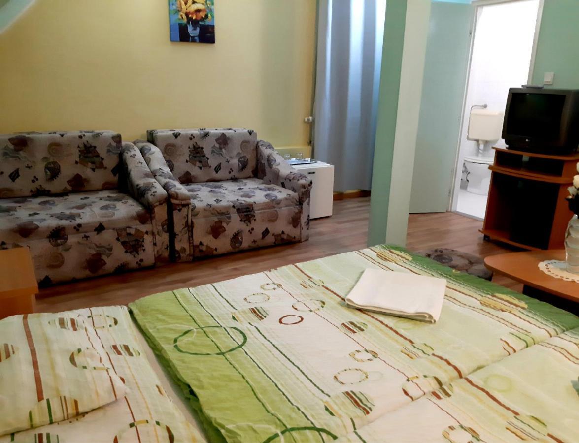 מישקולץ Panorama Szallas מראה חיצוני תמונה